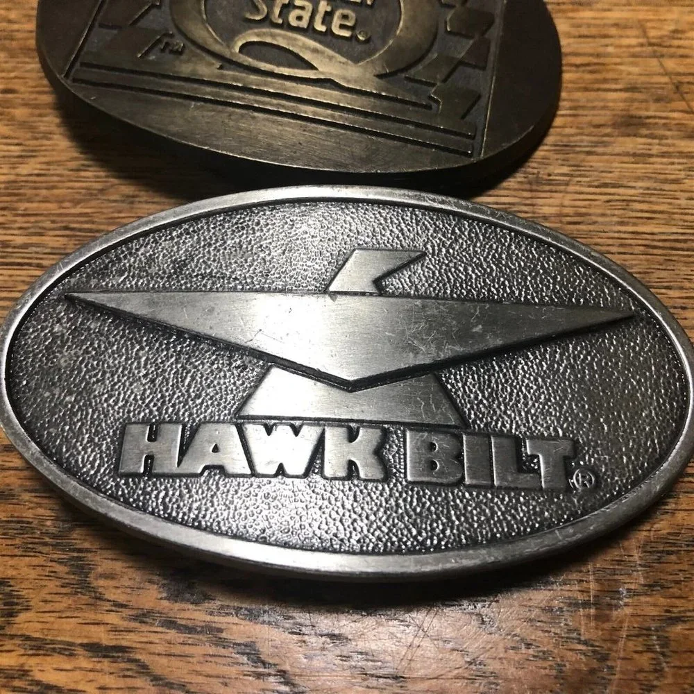 Vintage Lot of 2 Belt Buckles Quaker State and Hawk Bilt - Picture 3 of 8